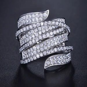 ✨✨18KT White Gold Wrap Ring✨✨